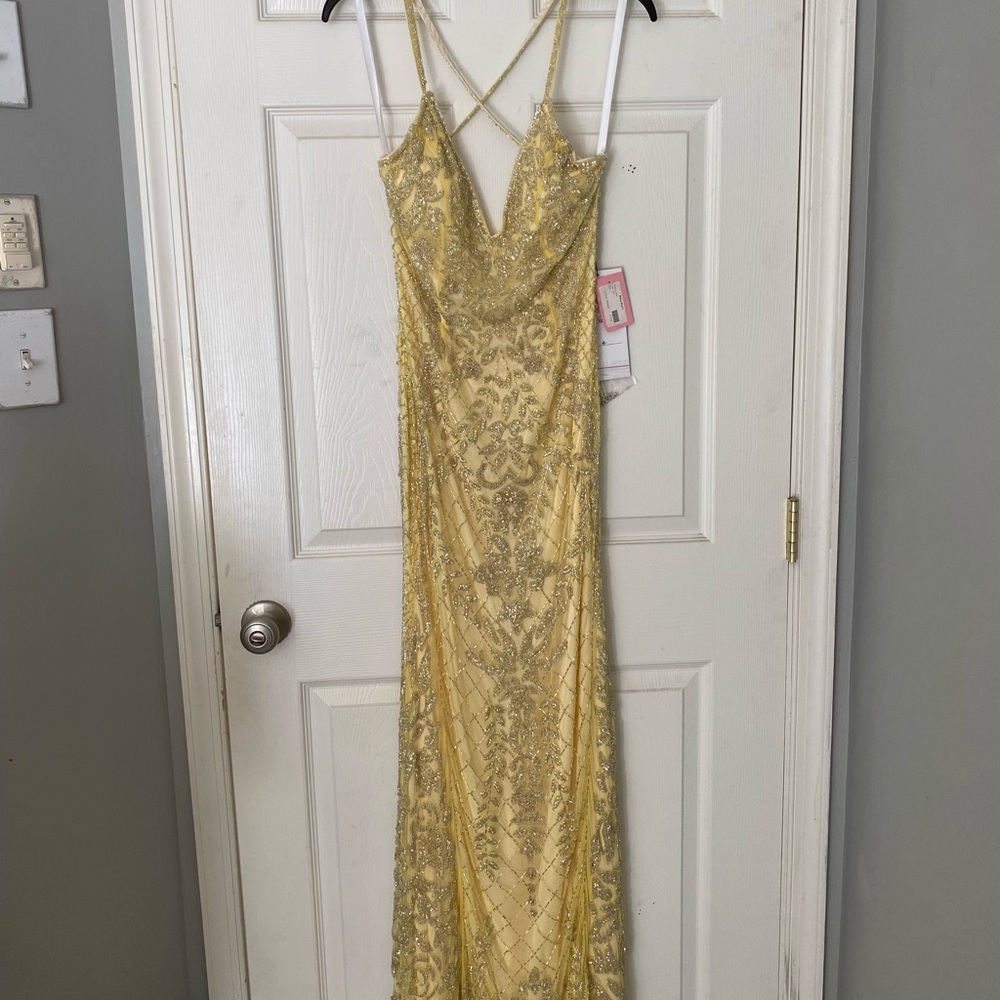 Beautiful Yellow/Gold Primavera Couture Prom Dress